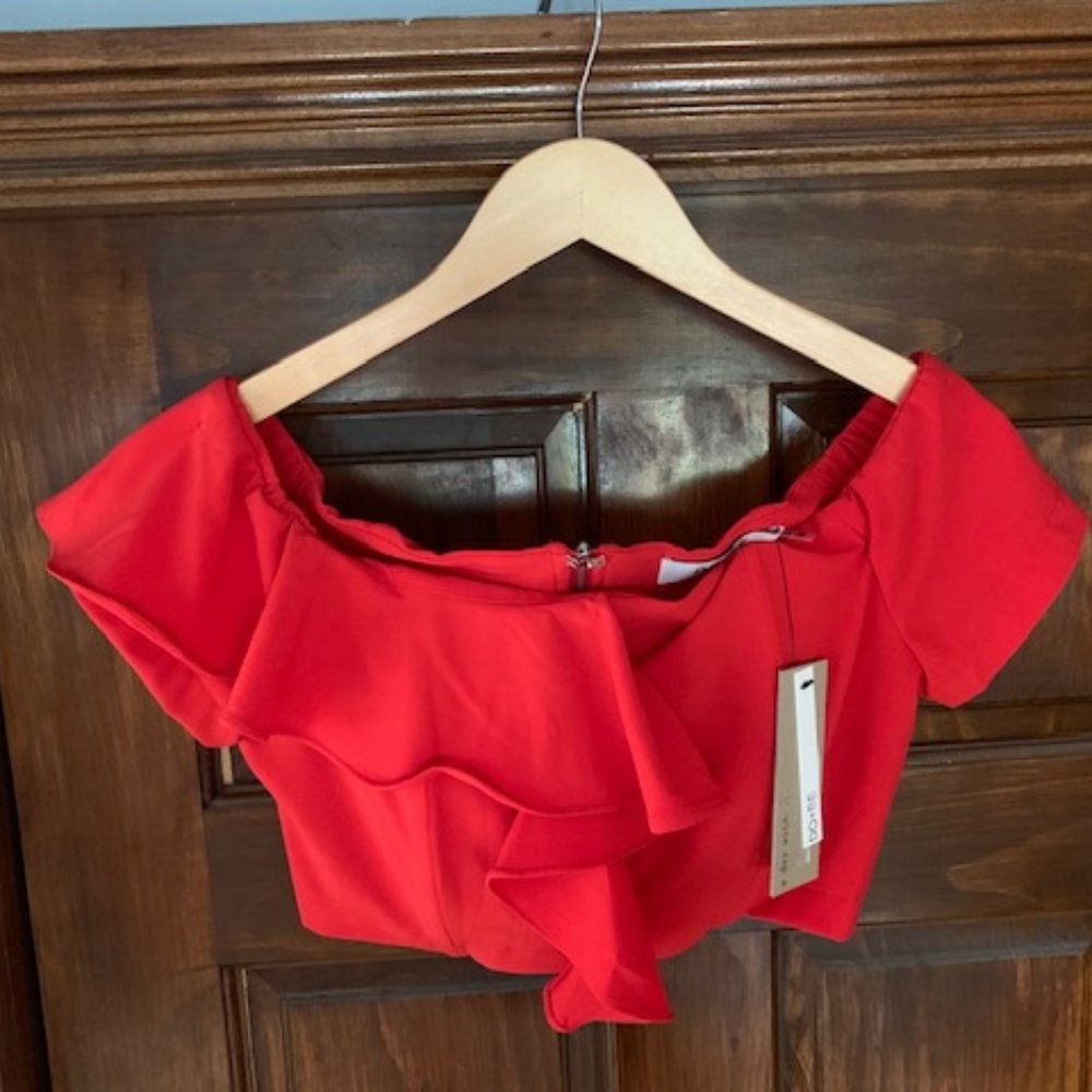 do & be Red Ruffle Off the Shoulder Crop Top Sz M